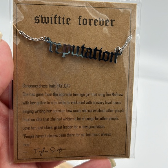 NWT Taylor Swift 2pack Reputation & RED Silver Tone Necklace Swifties in Giftbag - Picture 8 of 9